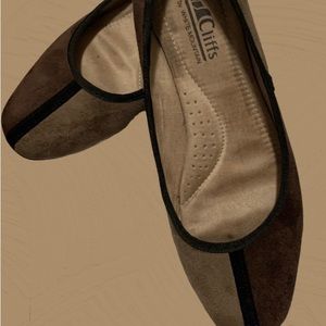 White Mountain flats  tan brown and black size 8.5
